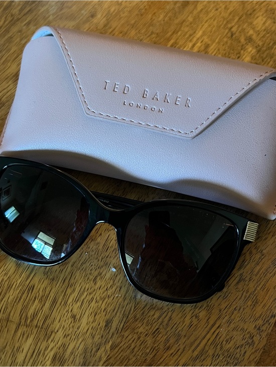 Ted Baker Accessories - Ted Baker London Polarized Sunglasses – Black/Pearl Marble – TWS230